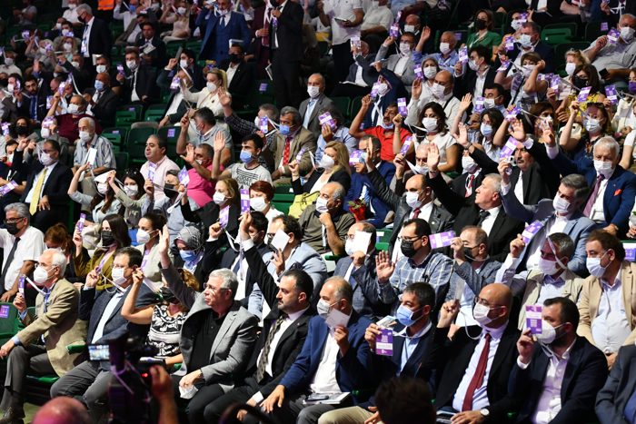 Publicness Emerging from the Shadow: New Opportunities of Participation in Cities